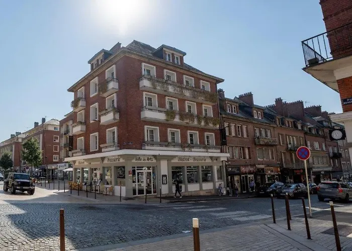 Brit Hotel Privilege Lisieux - La Villa Des Arts